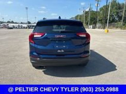 Used 2022 GMC Terrain SLE w/ Driver Convenience Package FWD image 7