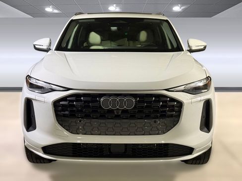 Certified 2025 Audi Q5 Premium w/ Convenience Package image 5