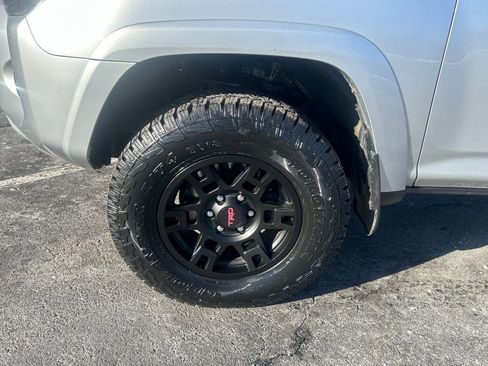 Used 2017 Toyota 4Runner SR5 image 28