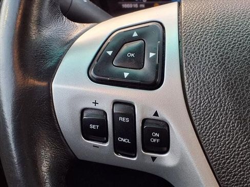 Used 2013 Ford Explorer XLT AWD/4WD image 19