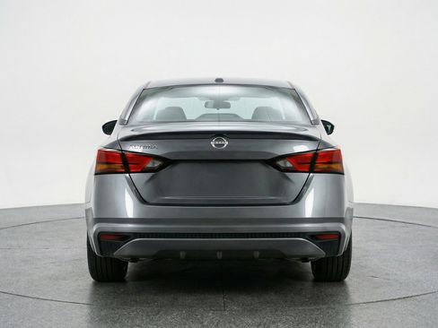 Used 2025 Nissan Altima 2.5 SV image 7