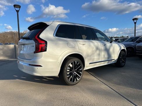 New 2026 Volvo XC90 B6 Plus w/ Protection Package Premier image 7