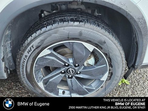 Used 2024 Nissan Rogue SV image 9