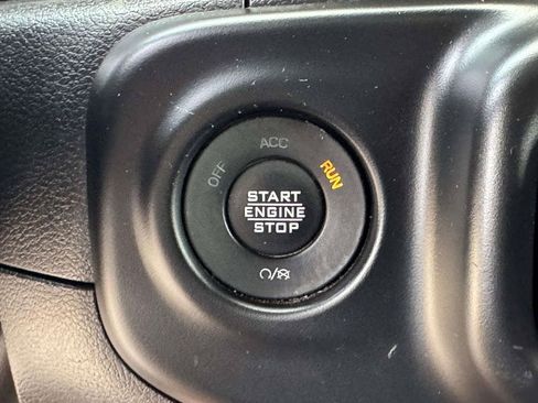 Used 2022 Jeep Wrangler Unlimited Sport AWD/4WD image 9