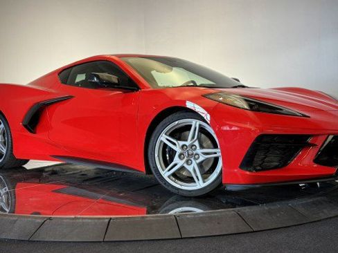 Used 2024 Chevrolet Corvette Stingray Premium Cpe w/ Z51 Performance Package RWD image 2