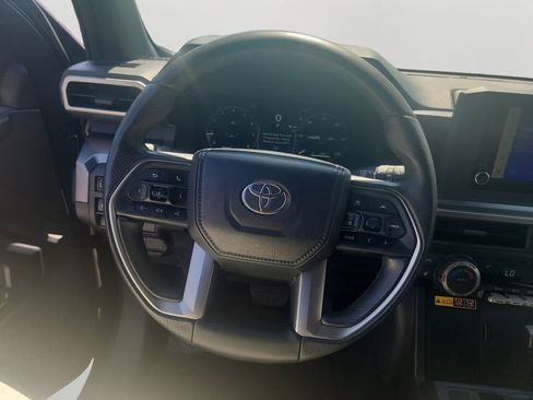 Used 2025 Toyota 4Runner TRD Off-Road AWD/4WD image 18