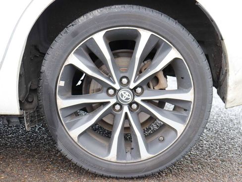 Used 2019 Toyota Corolla SE image 9