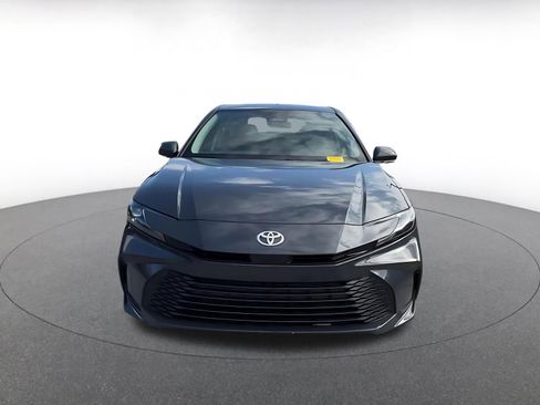 Used 2025 Toyota Camry LE image 4