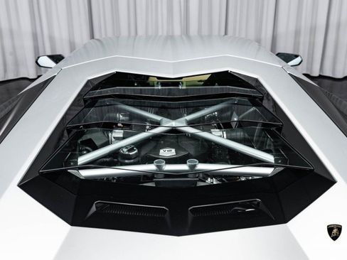 Used 2018 Lamborghini Aventador S image 35