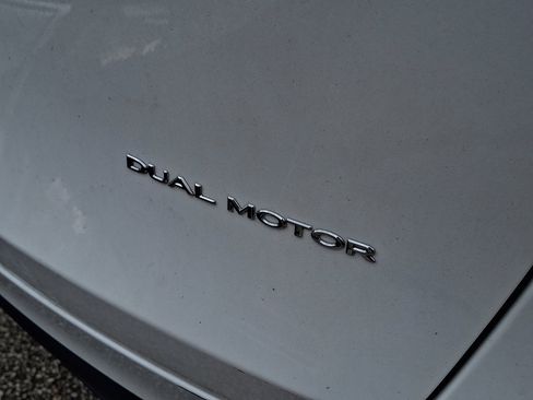 Used 2023 Tesla Model Y Long Range AWD/4WD image 4