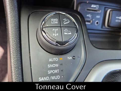 Used 2018 Jeep Cherokee Trailhawk w/ Quick Order Package 27L image 28