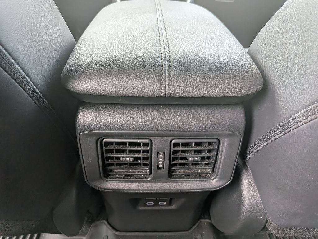 Used 2023 Toyota RAV4 XSE AWD/4WD image 30