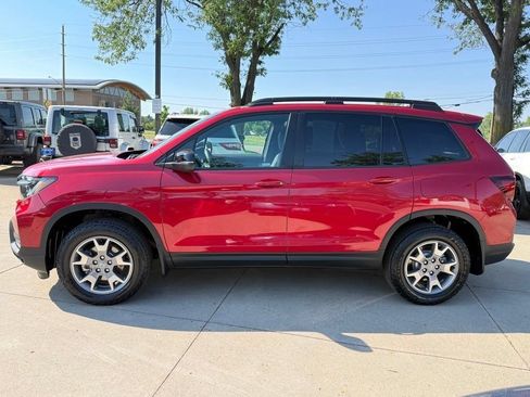 Used 2023 Honda Passport TrailSport image 4