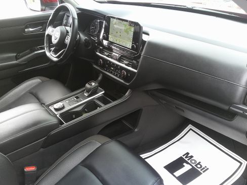 Used 2023 Nissan Pathfinder SL w/ SL Premium Package AWD/4WD image 33