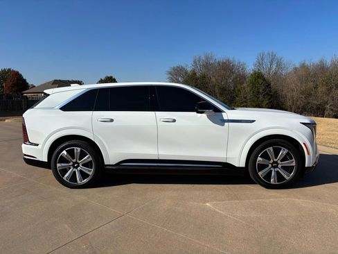 New 2025 Cadillac Escalade IQ Luxury 2 image 11