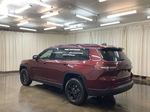 New 2026 Jeep Grand Cherokee L 4WD image 9