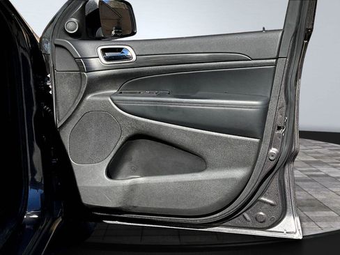 Certified 2021 Jeep Grand Cherokee Laredo X image 24