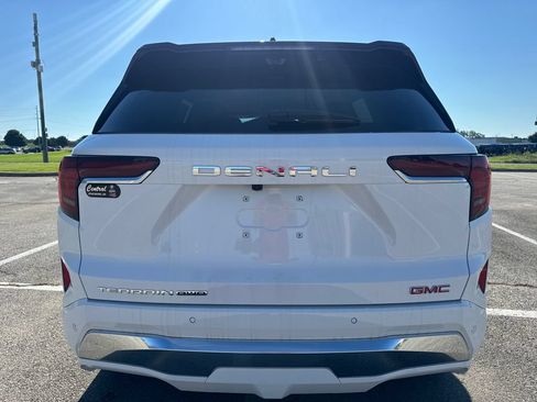 New 2026 GMC Terrain Denali w/ LPO, Floor Liner Package AWD/4WD image 5