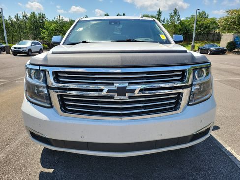 Used 2020 Chevrolet Suburban Premier RWD image 2