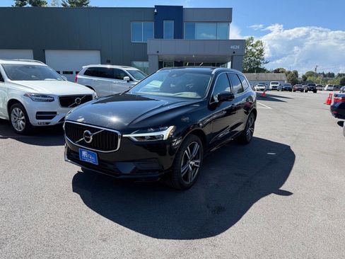 Used 2019 Volvo XC60 T6 Momentum w/ Multimedia Package image 2