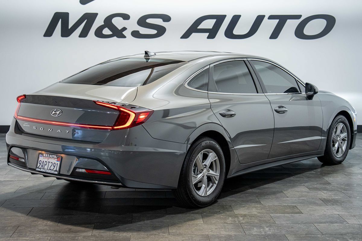 Used 2022 Hyundai Sonata SE FWD image 2
