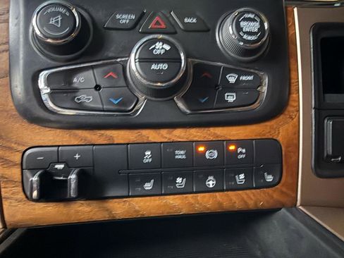 Used 2014 RAM 2500 Longhorn w/ Convenience Group image 16