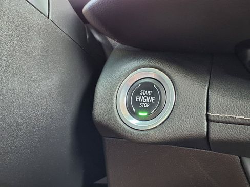 Used 2021 Buick Envision Avenir w/ Technology Package II FWD image 16