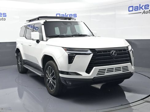 Used 2024 Lexus GX 550 w/ Accessory Package (2T) AWD/4WD image 3