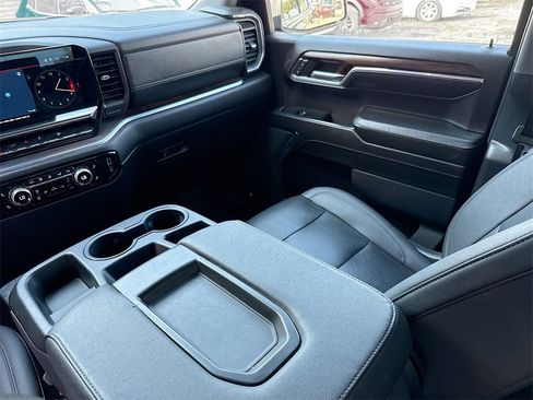 Used 2024 GMC Sierra 1500 SLT image 26