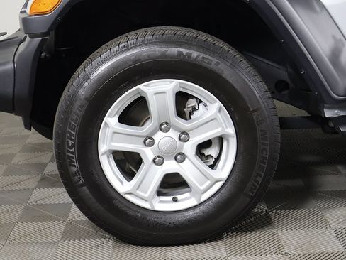 Used 2022 Jeep Wrangler Unlimited Sport w/ Sun And Sound Package AWD/4WD image 19