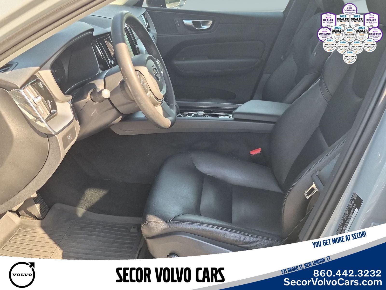Used 2024 Volvo XC60 B5 Core w/ Protection Package Premier AWD/4WD image 17