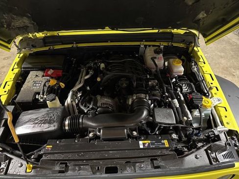 Used 2022 Jeep Wrangler Sport AWD/4WD image 6