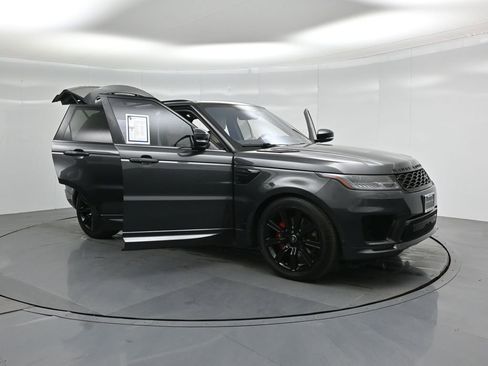 Used 2020 Land Rover Range Rover Sport HST image 32