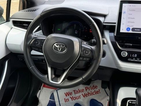 Used 2025 Toyota Corolla SE w/ SE Premium Package AWD/4WD image 14