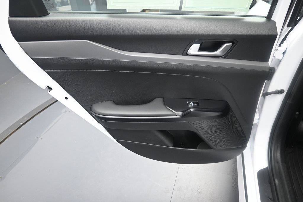 Used 2023 Kia K5 LXS FWD image 23