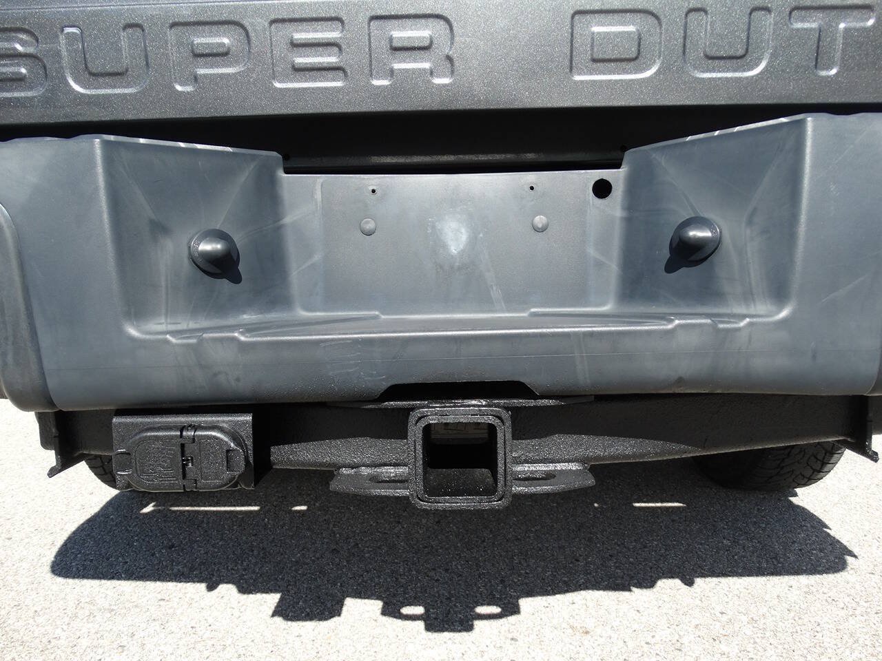 Used 2015 Ford F250 4x4 Crew Cab XL w/ Power Equipment Group image 9