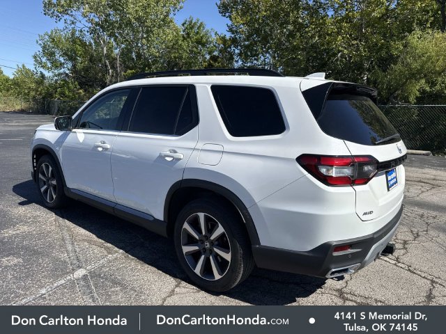 Used 2025 Honda Pilot Elite image 6