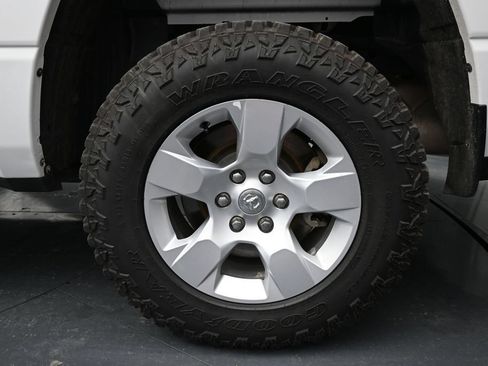 Used 2023 RAM 1500 Big Horn AWD/4WD image 3