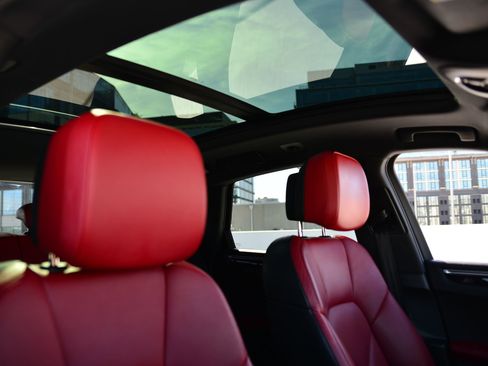 Used 2018 Porsche Macan S image 17