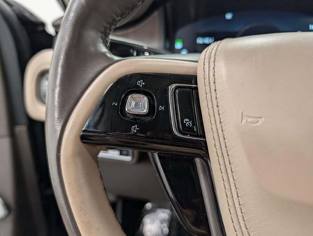 Used 2023 Lincoln Aviator Reserve w/ Equipment Group 201A AWD/4WD image 21