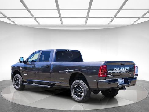 Used 2025 RAM 2500 Laramie AWD/4WD image 2