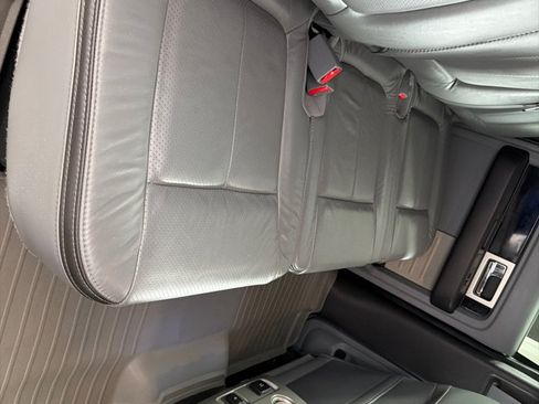Used 2012 Ford F150 Platinum AWD/4WD image 22