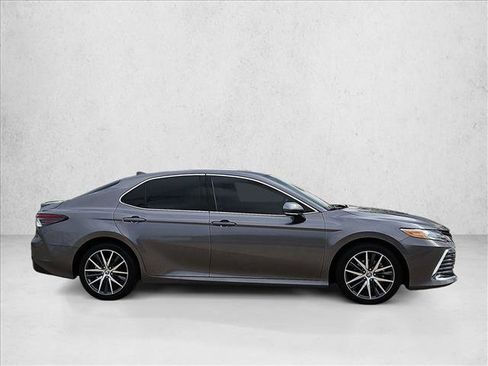Used 2024 Toyota Camry XLE FWD image 4