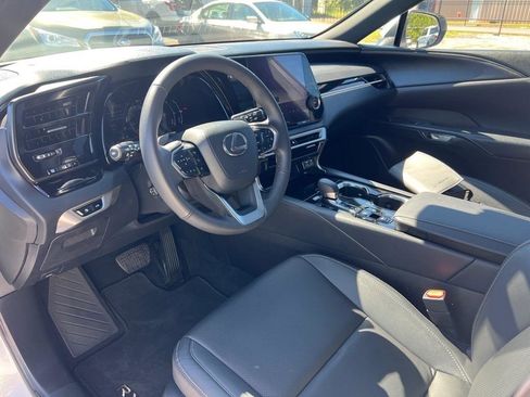 Used 2024 Lexus RX 350 FWD w/ Technology Package image 9