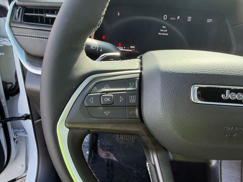 New 2026 Jeep Grand Cherokee Laredo image 18