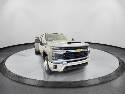 Used 2025 Chevrolet Silverado 3500 LT AWD/4WD image 3