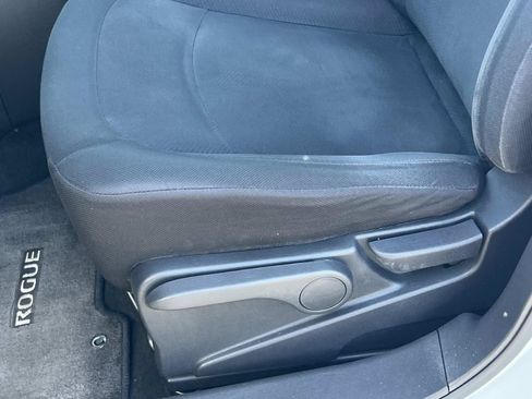 Used 2015 Nissan Rogue S FWD image 13
