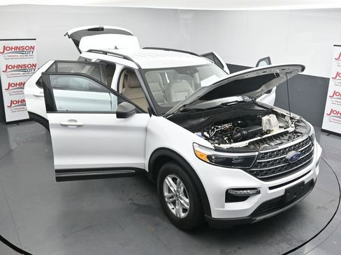 Used 2024 Ford Explorer XLT w/ Equipment Group 202A AWD/4WD image 37