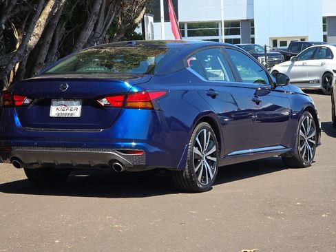 Used 2021 Nissan Altima 2.5 SR w/ SR Premium Package FWD image 4