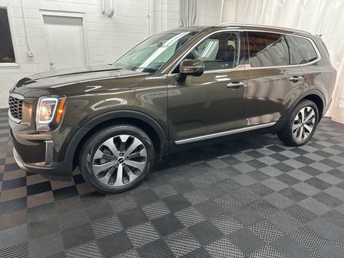 Used 2022 Kia Telluride S AWD/4WD image 3